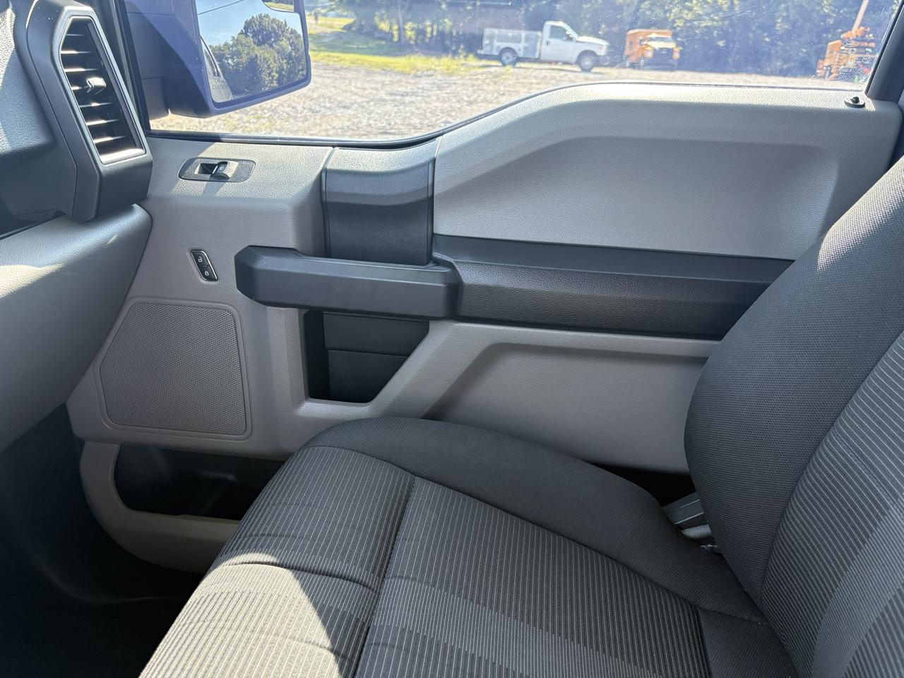 Ford F-150 4WD SuperCrew 145" STX 2019