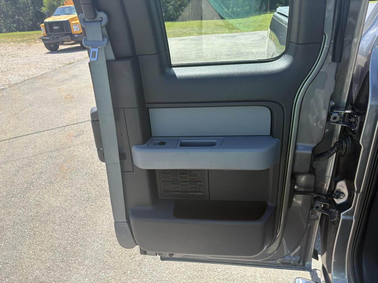 Ford F-150 2WD SuperCab 133" STX 2014