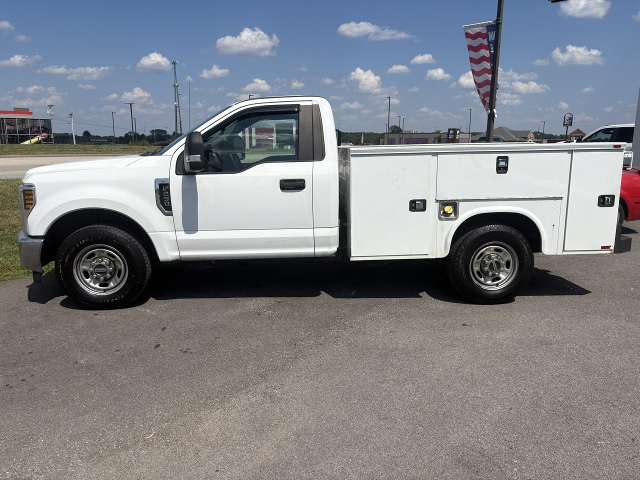 Ford Super Duty F-250 SRW 2WD Reg Cab 137" XL 2019