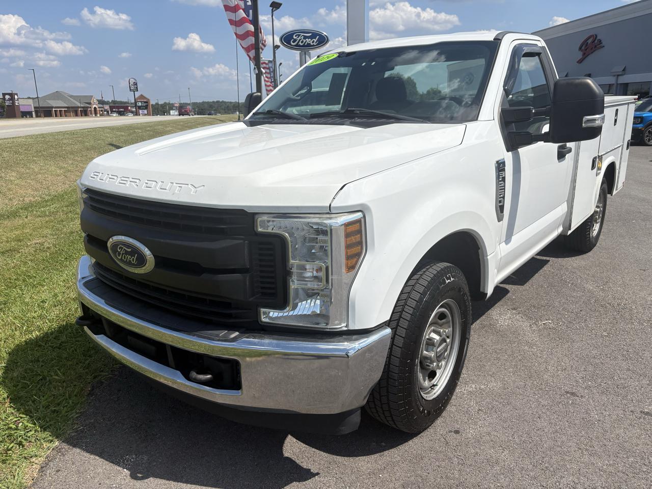 Ford Super Duty F-250 SRW 2WD Reg Cab 137" XL 2019