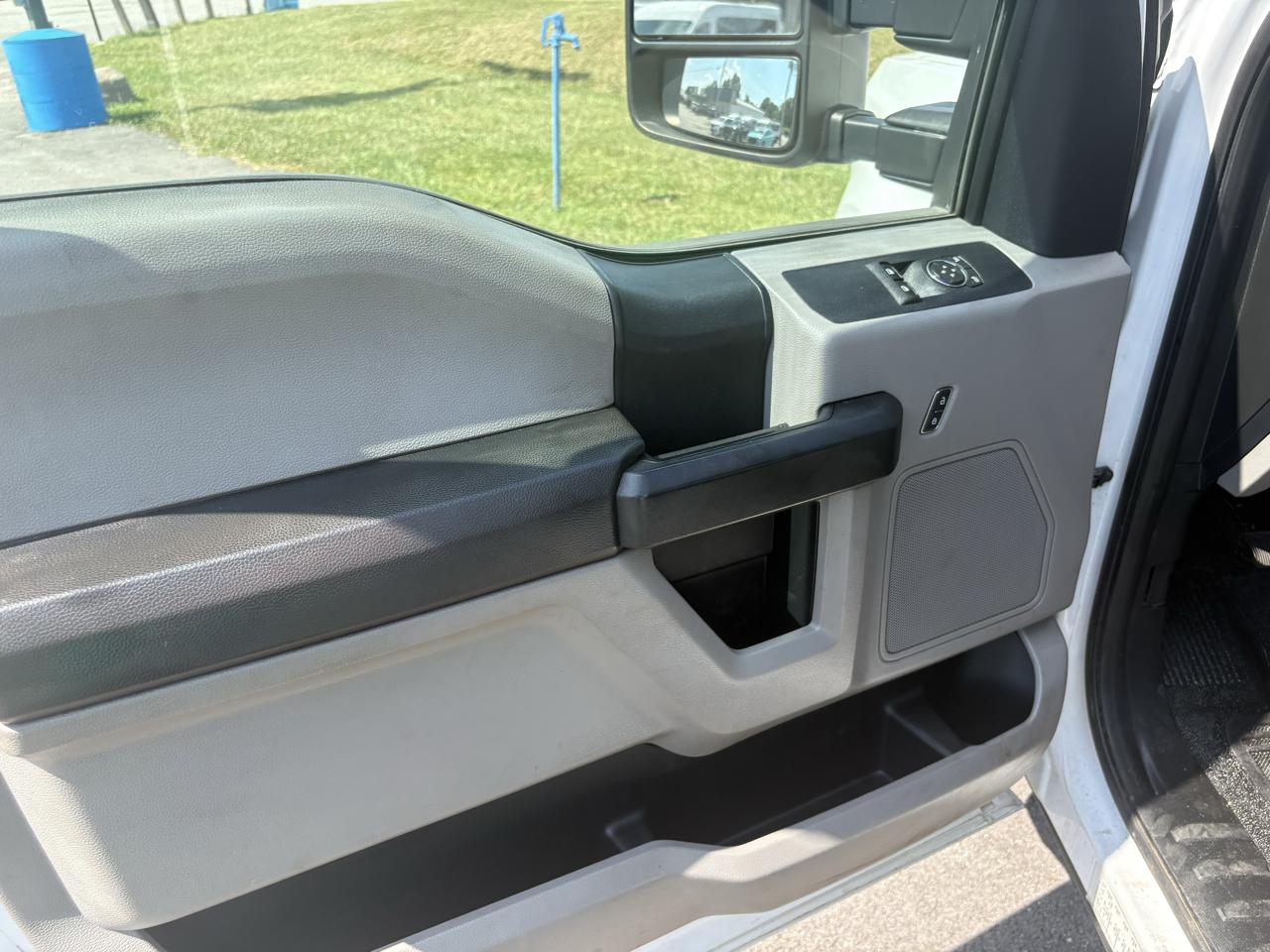 Ford Super Duty F-250 SRW 2WD Reg Cab 137" XL 2019