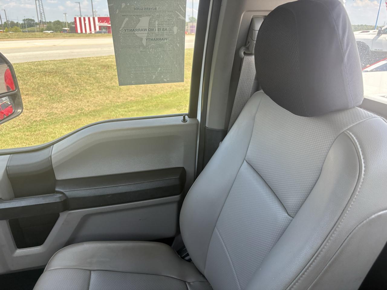 Ford Super Duty F-250 SRW 2WD Reg Cab 137" XL 2019