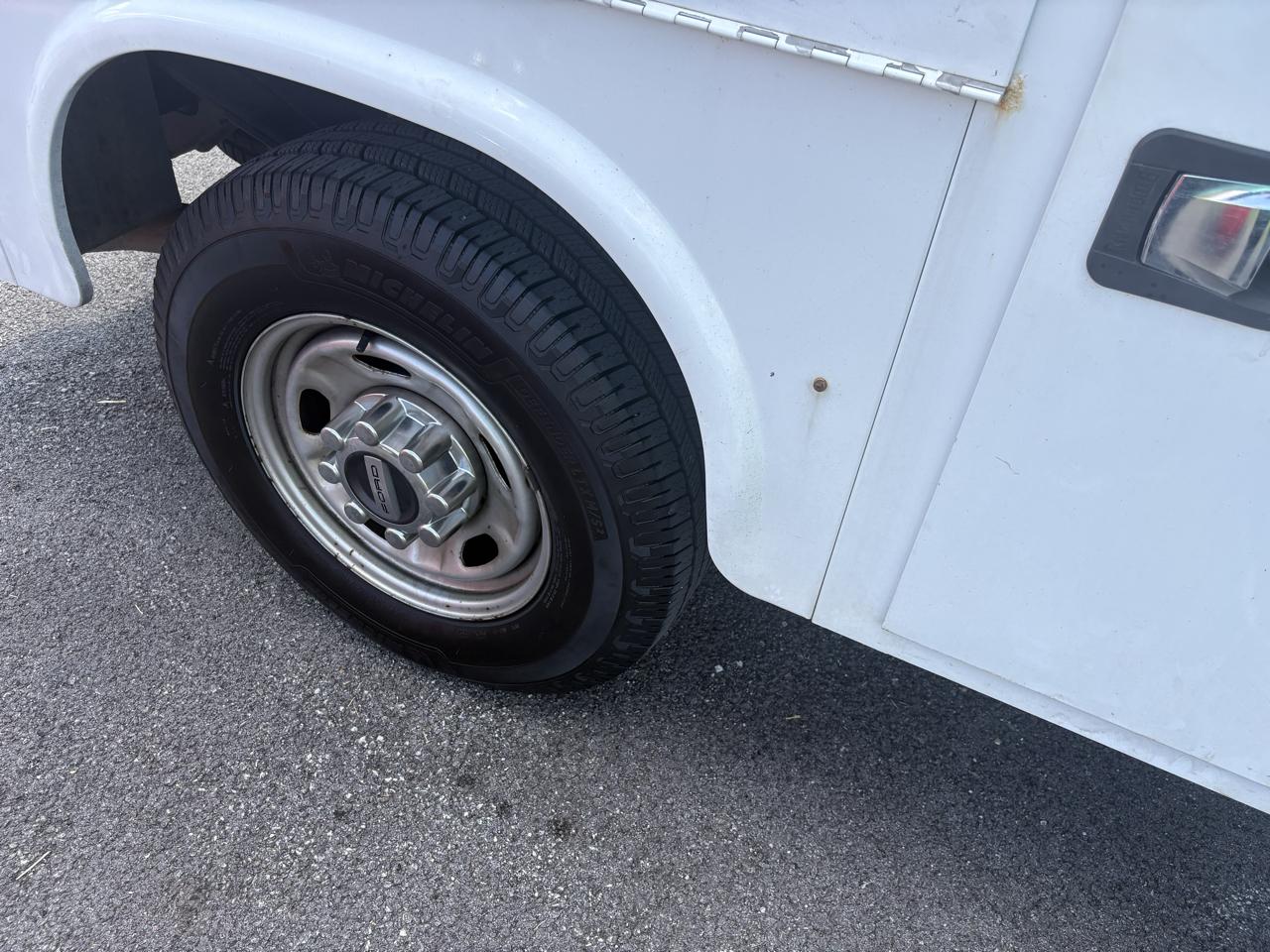 Ford Super Duty F-250 SRW 2WD Reg Cab 137" XL 2019