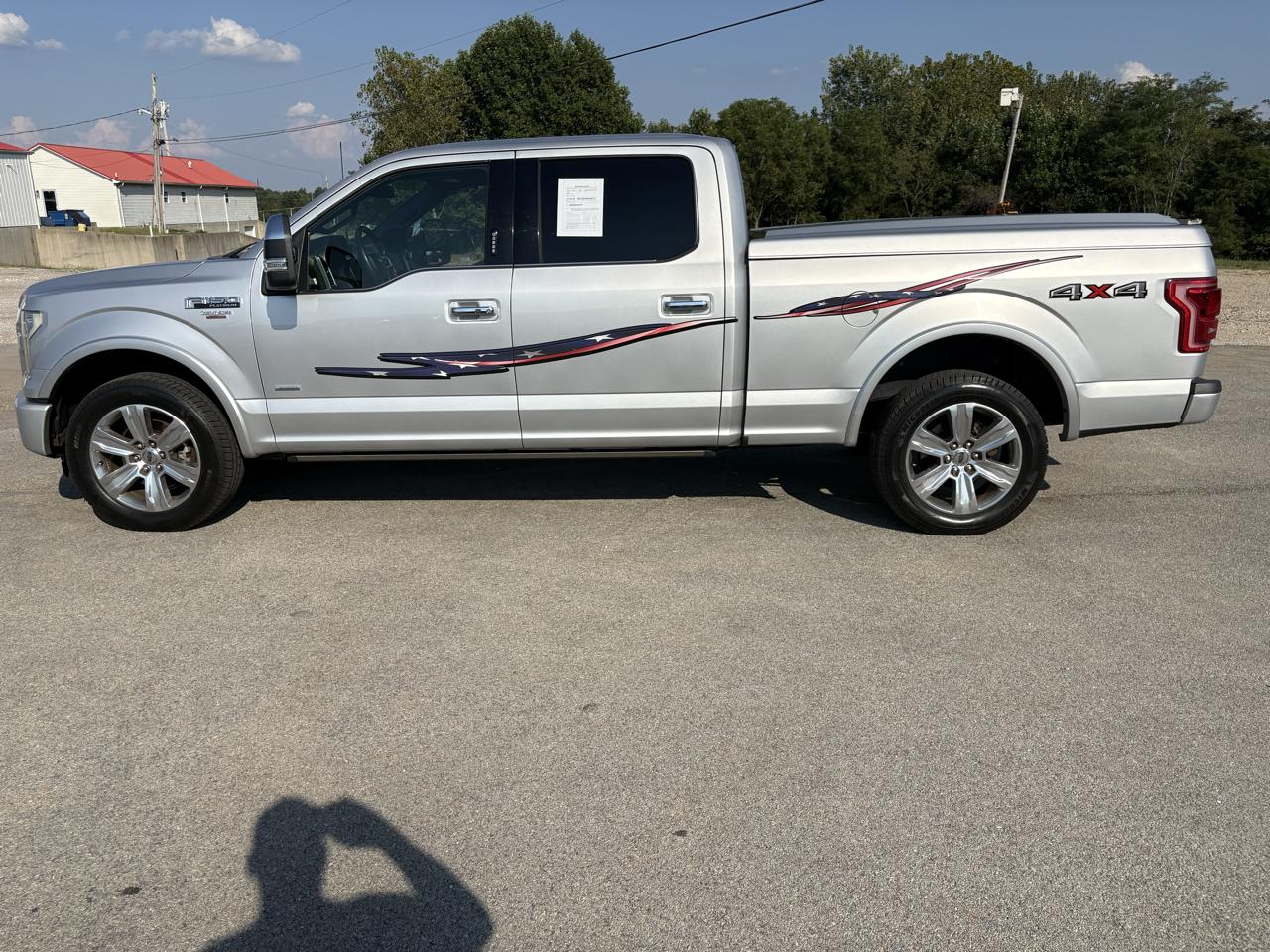 Ford F-150 4WD SuperCrew 157" Lariat w/HD Payload Pkg 2015