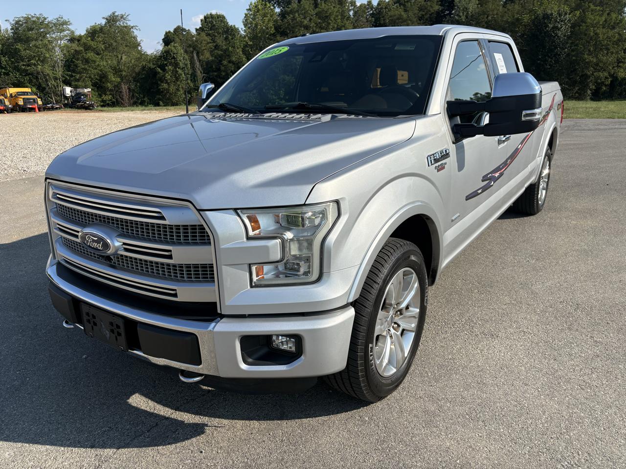 Ford F-150 4WD SuperCrew 157" Lariat w/HD Payload Pkg 2015