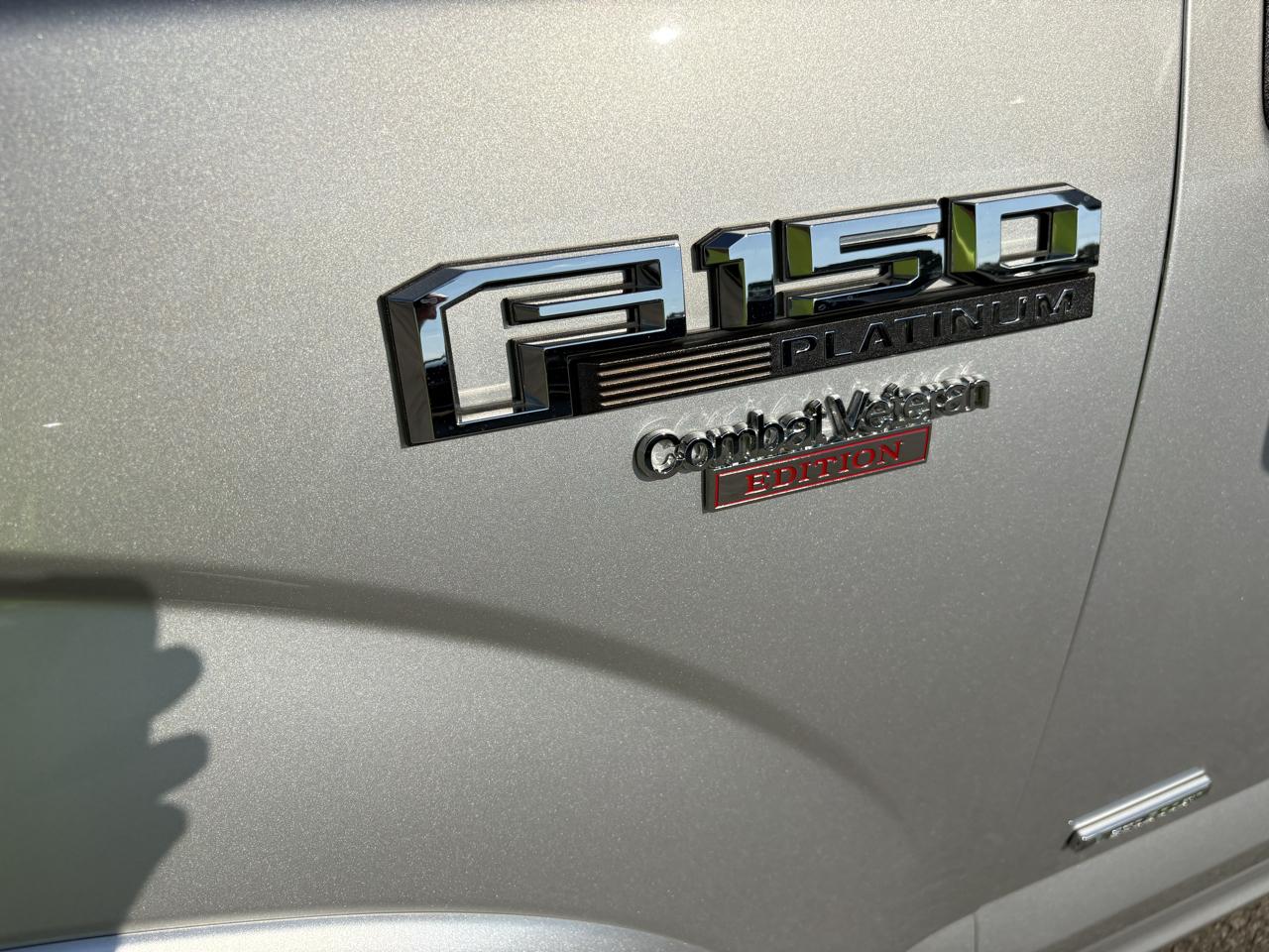 Ford F-150 4WD SuperCrew 157" Lariat w/HD Payload Pkg 2015