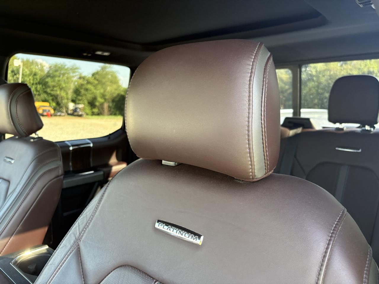 Ford F-150 4WD SuperCrew 157" Lariat w/HD Payload Pkg 2015