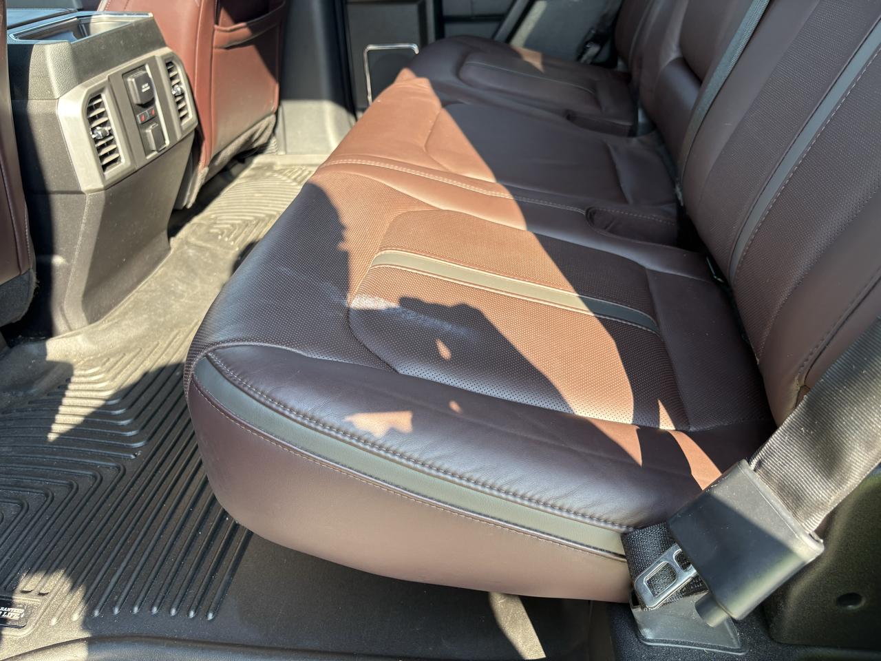 Ford F-150 4WD SuperCrew 157" Lariat w/HD Payload Pkg 2015