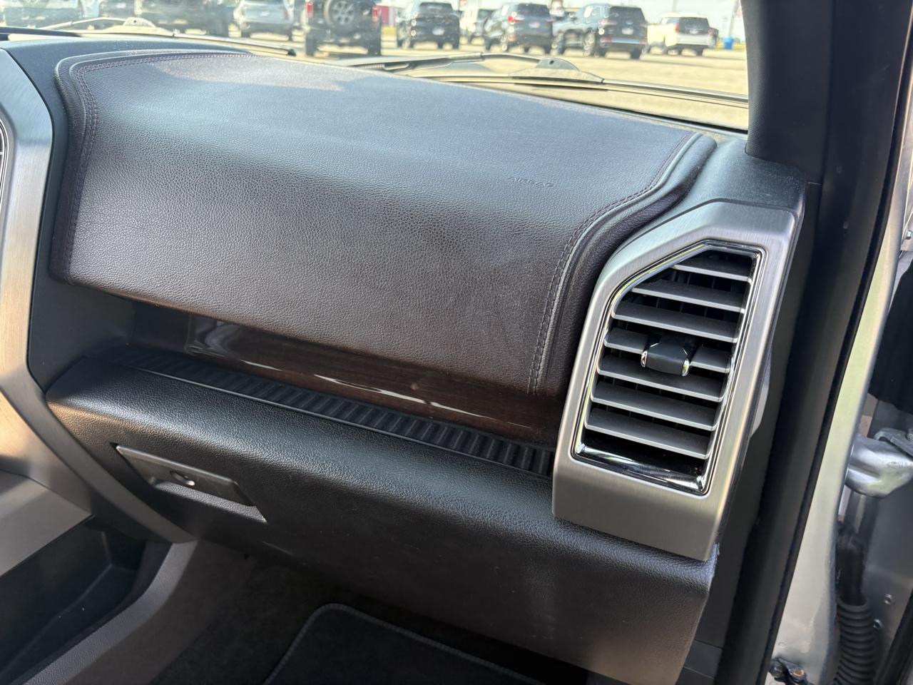 Ford F-150 4WD SuperCrew 157" Lariat w/HD Payload Pkg 2015