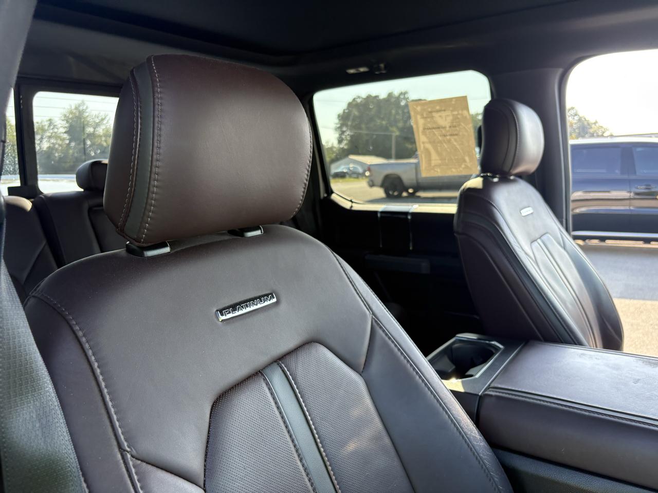 Ford F-150 4WD SuperCrew 157" Lariat w/HD Payload Pkg 2015