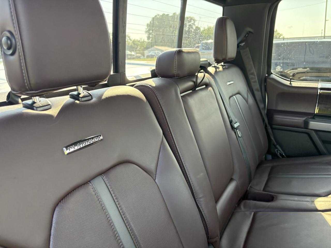 Ford F-150 4WD SuperCrew 157" Lariat w/HD Payload Pkg 2015