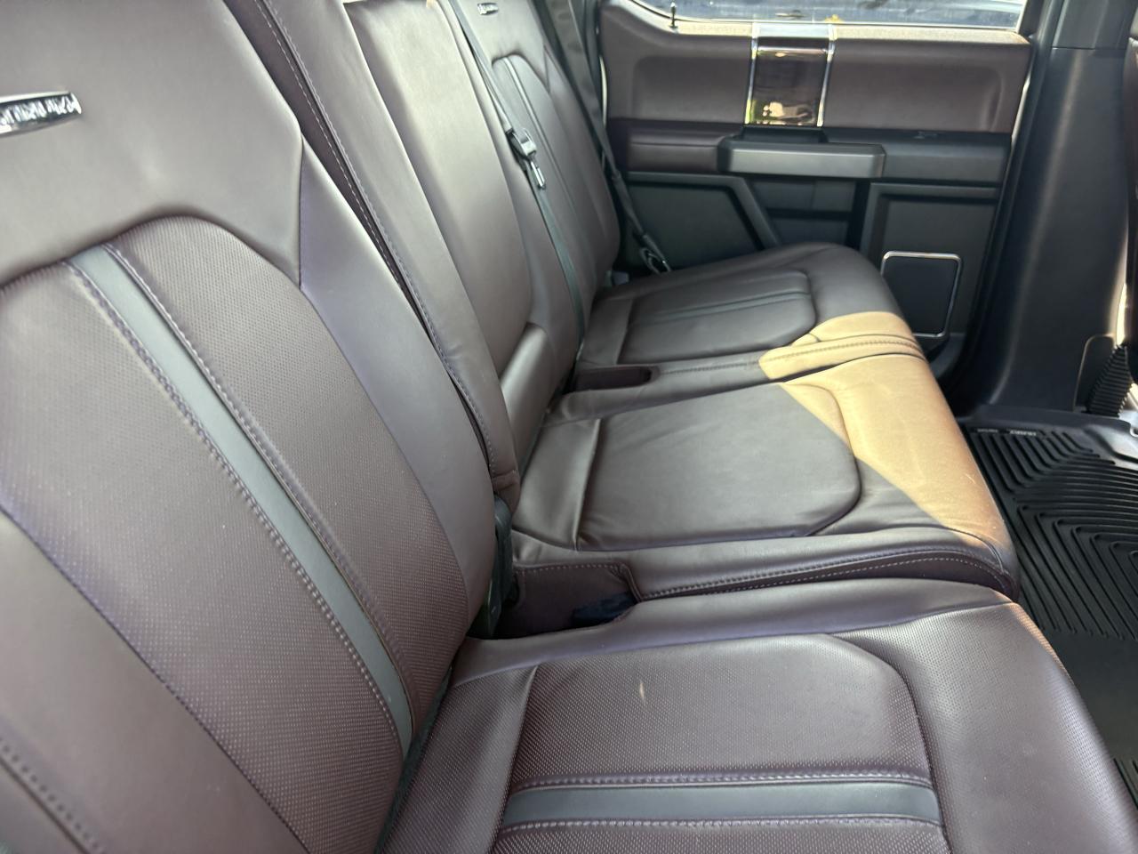 Ford F-150 4WD SuperCrew 157" Lariat w/HD Payload Pkg 2015