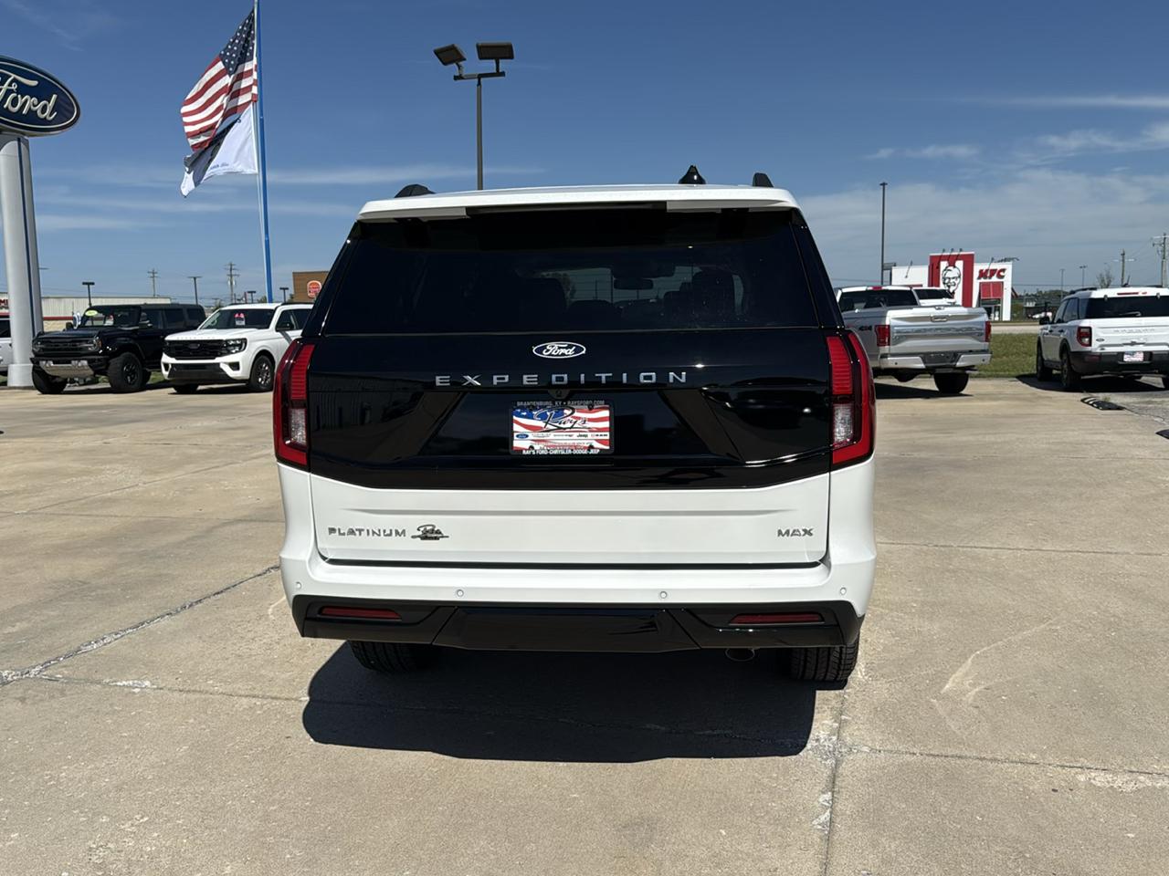 Ford Expedition Max Platinum 4x4 2027