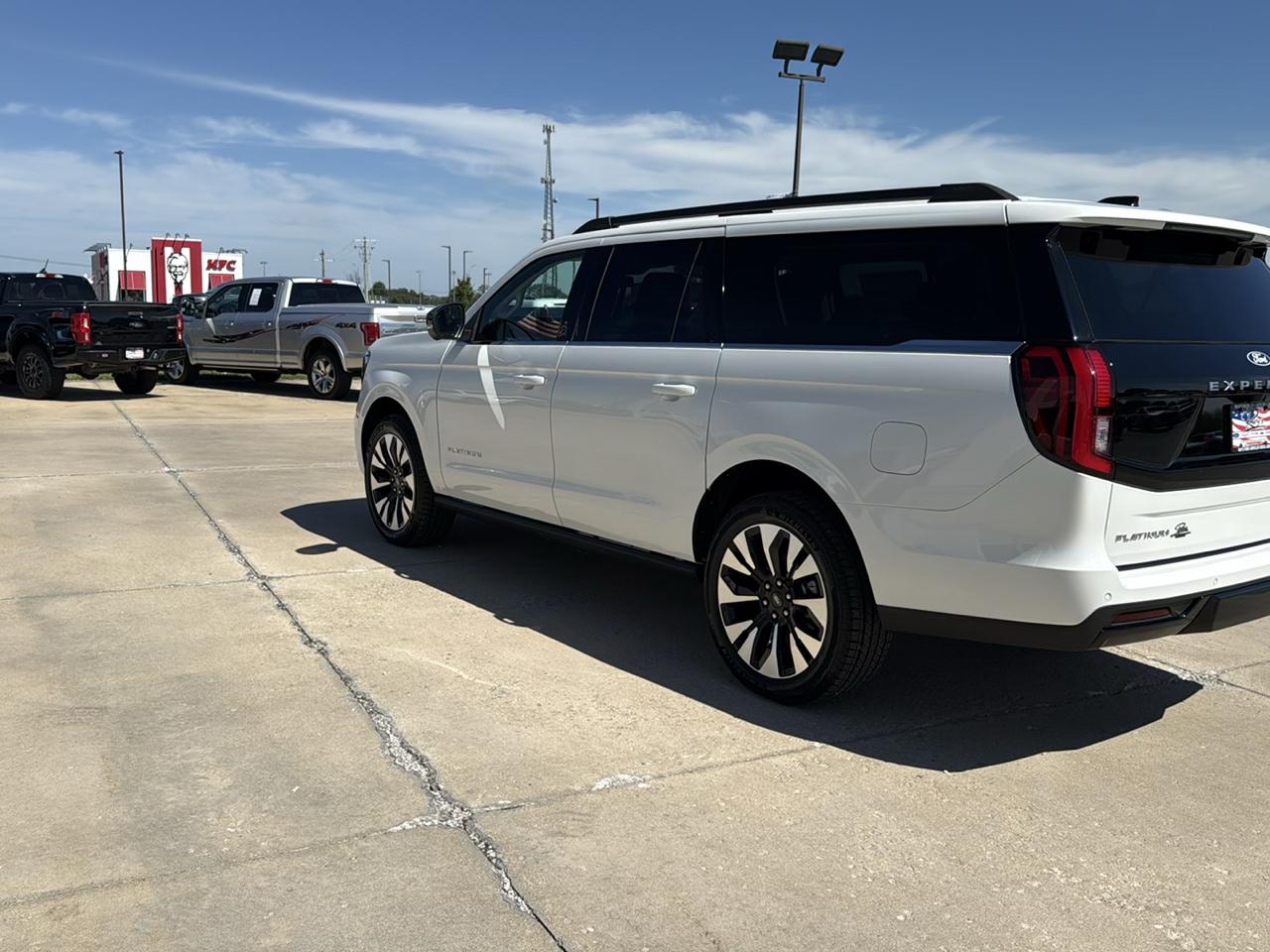 Ford Expedition Max Platinum 4x4 2027