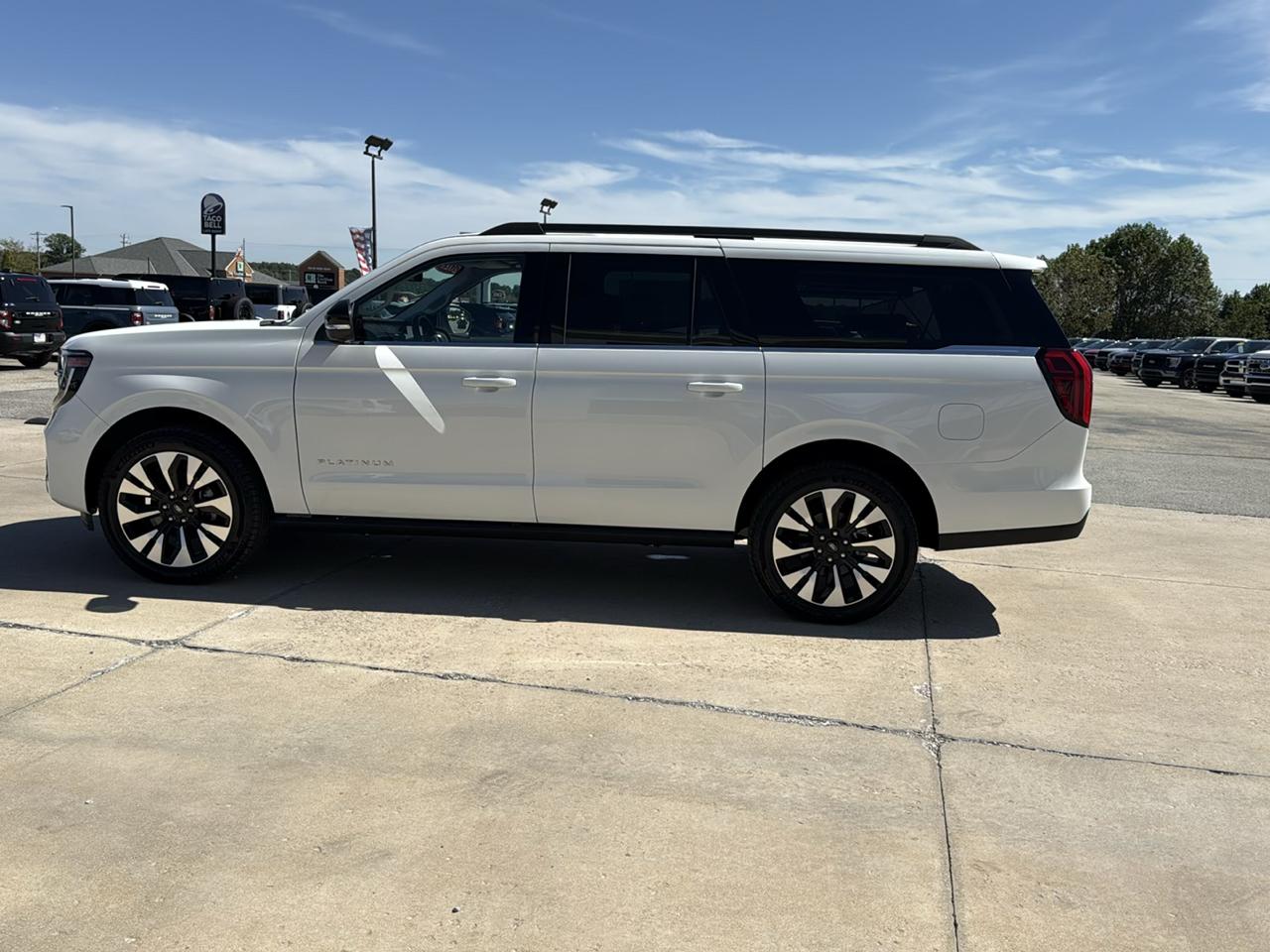 Ford Expedition Max Platinum 4x4 2027