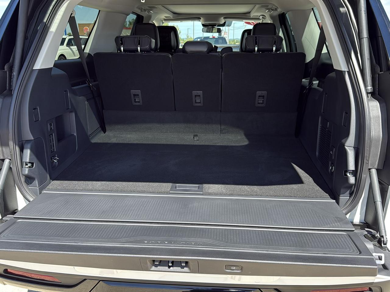 Ford Expedition Max Platinum 4x4 2027