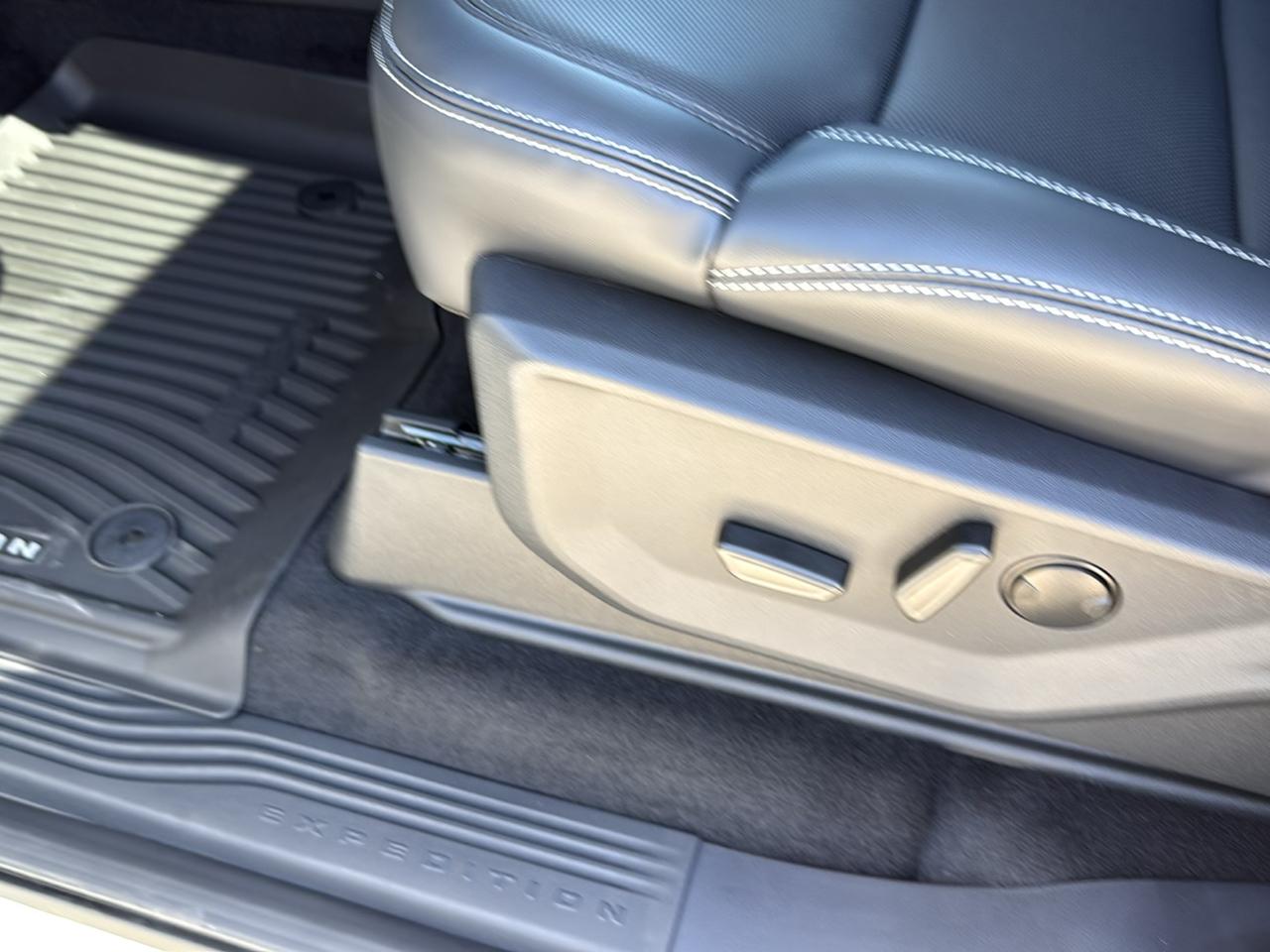Ford Expedition Max Platinum 4x4 2027
