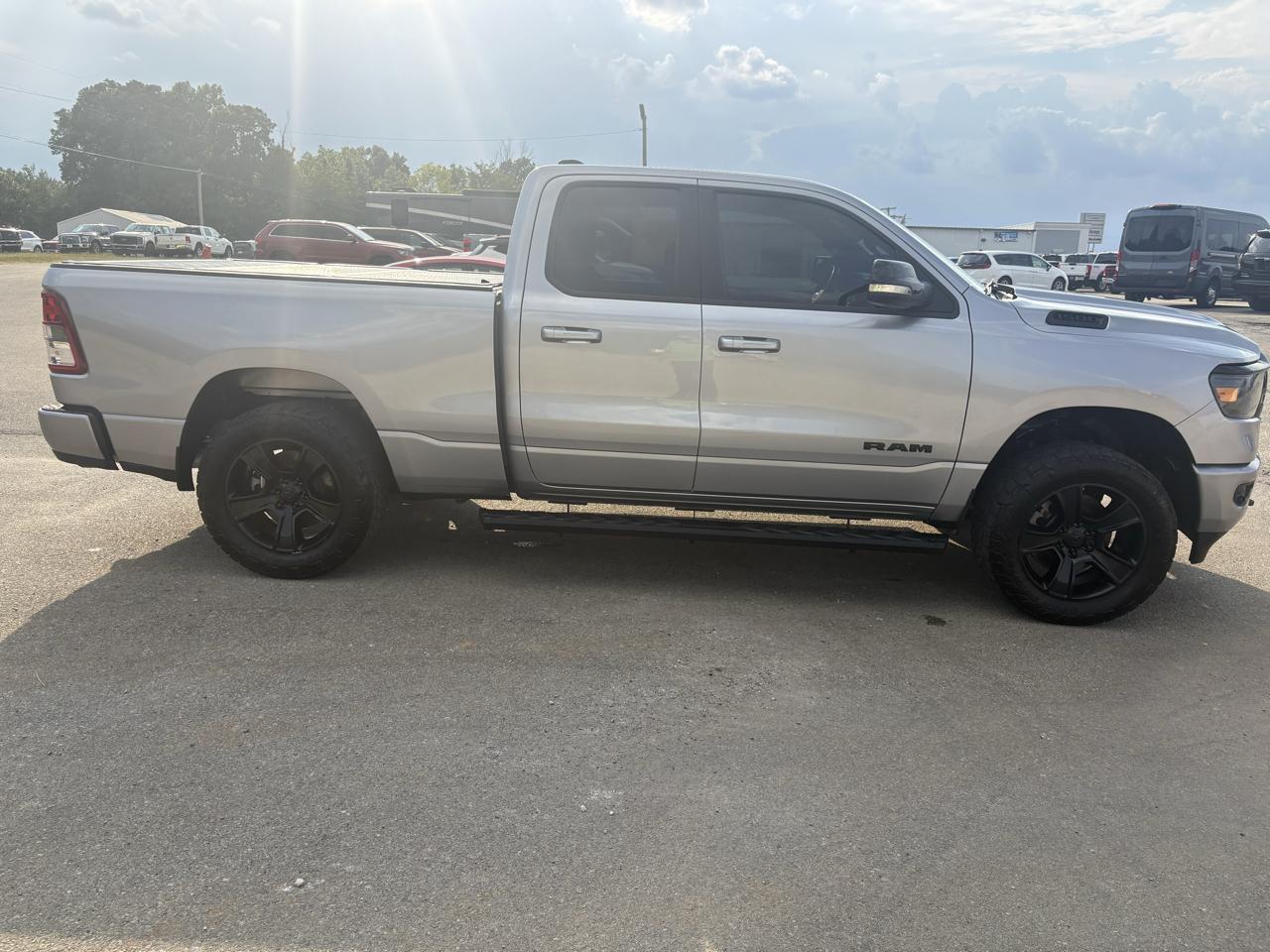 RAM 1500 Big Horn 4x4 Quad Cab 6'4" Box 2021