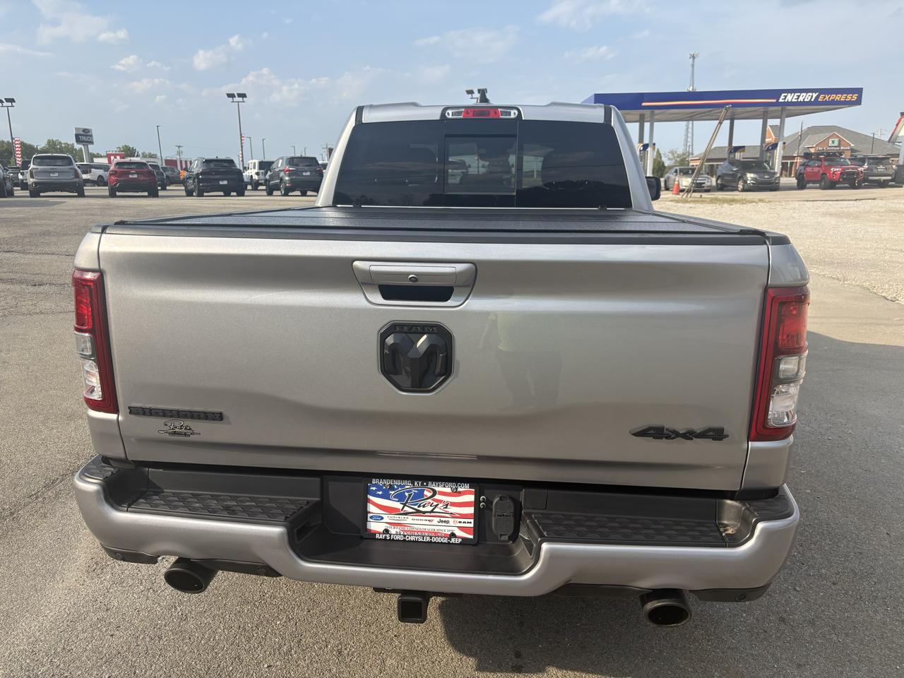 RAM 1500 Big Horn 4x4 Quad Cab 6'4" Box 2021