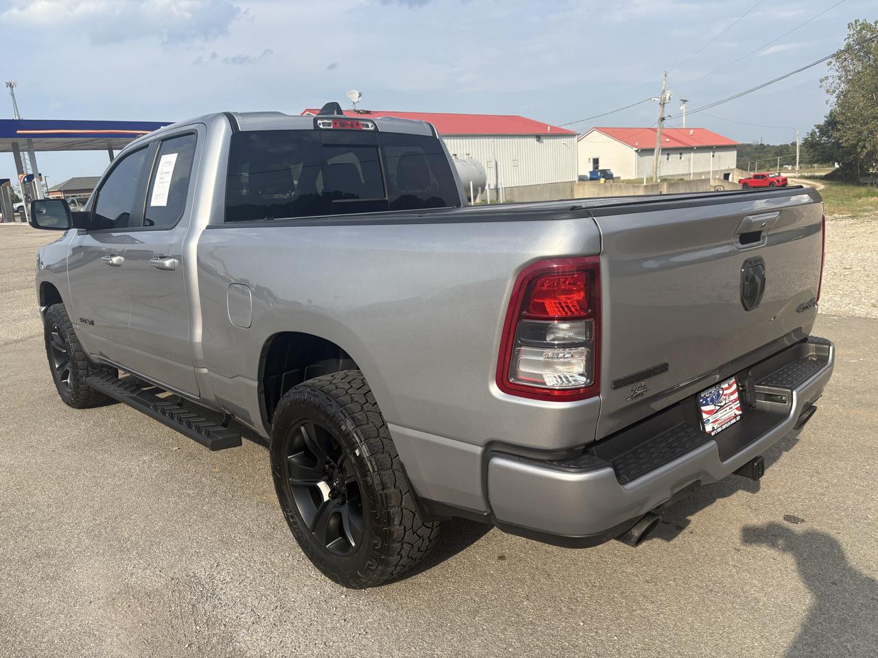 RAM 1500 Big Horn 4x4 Quad Cab 6'4" Box 2021