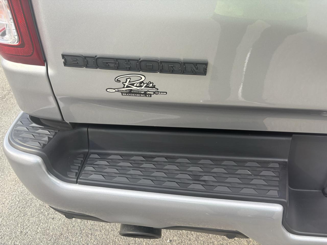 RAM 1500 Big Horn 4x4 Quad Cab 6'4" Box 2021