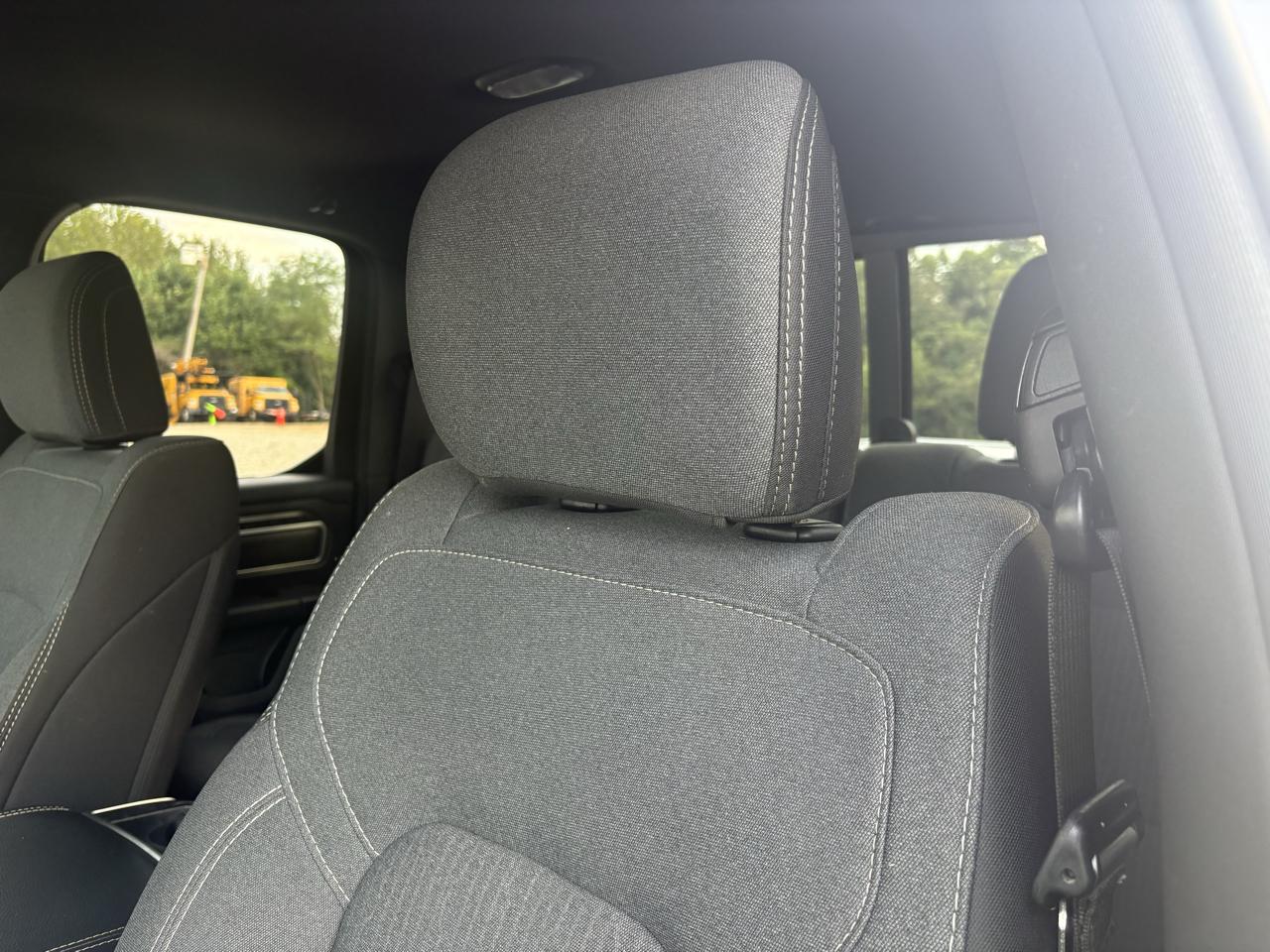 RAM 1500 Big Horn 4x4 Quad Cab 6'4" Box 2021