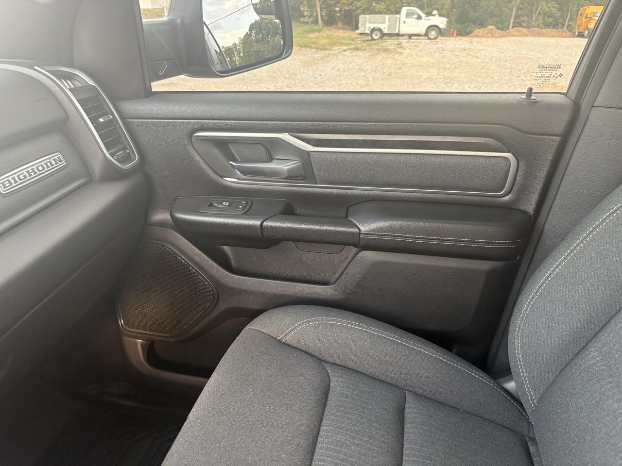 RAM 1500 Big Horn 4x4 Quad Cab 6'4" Box 2021