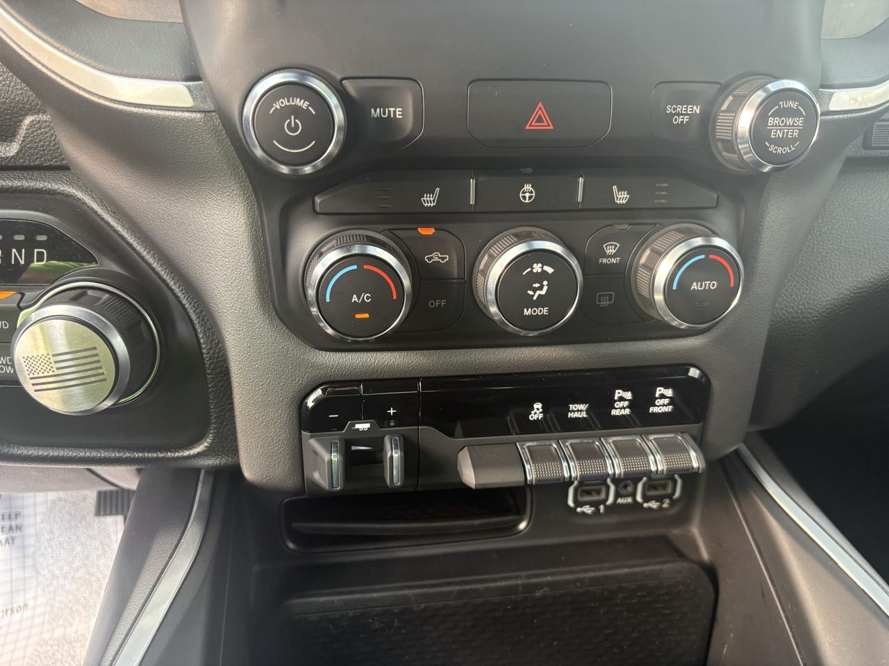 RAM 1500 Big Horn 4x4 Quad Cab 6'4" Box 2021