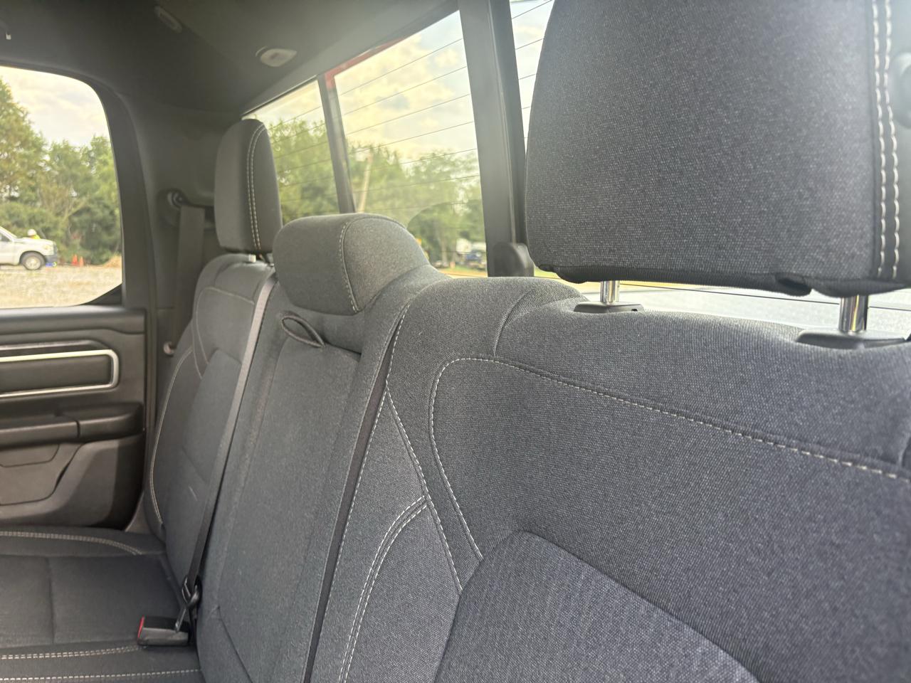 RAM 1500 Big Horn 4x4 Quad Cab 6'4" Box 2021