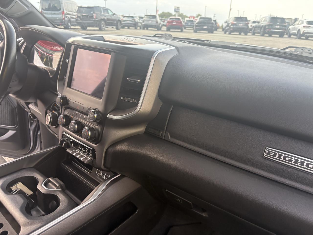 RAM 1500 Big Horn 4x4 Quad Cab 6'4" Box 2021