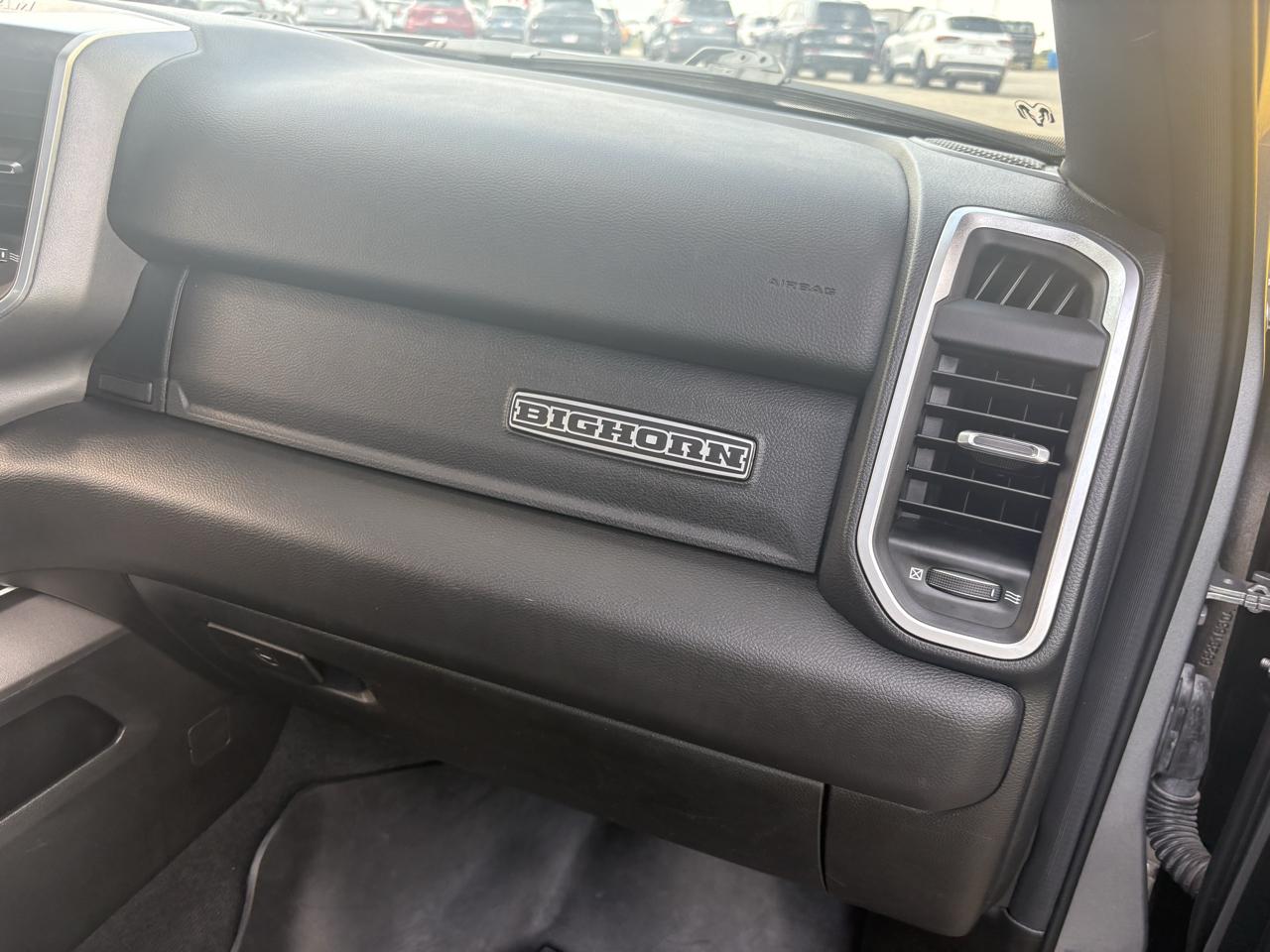 RAM 1500 Big Horn 4x4 Quad Cab 6'4" Box 2021