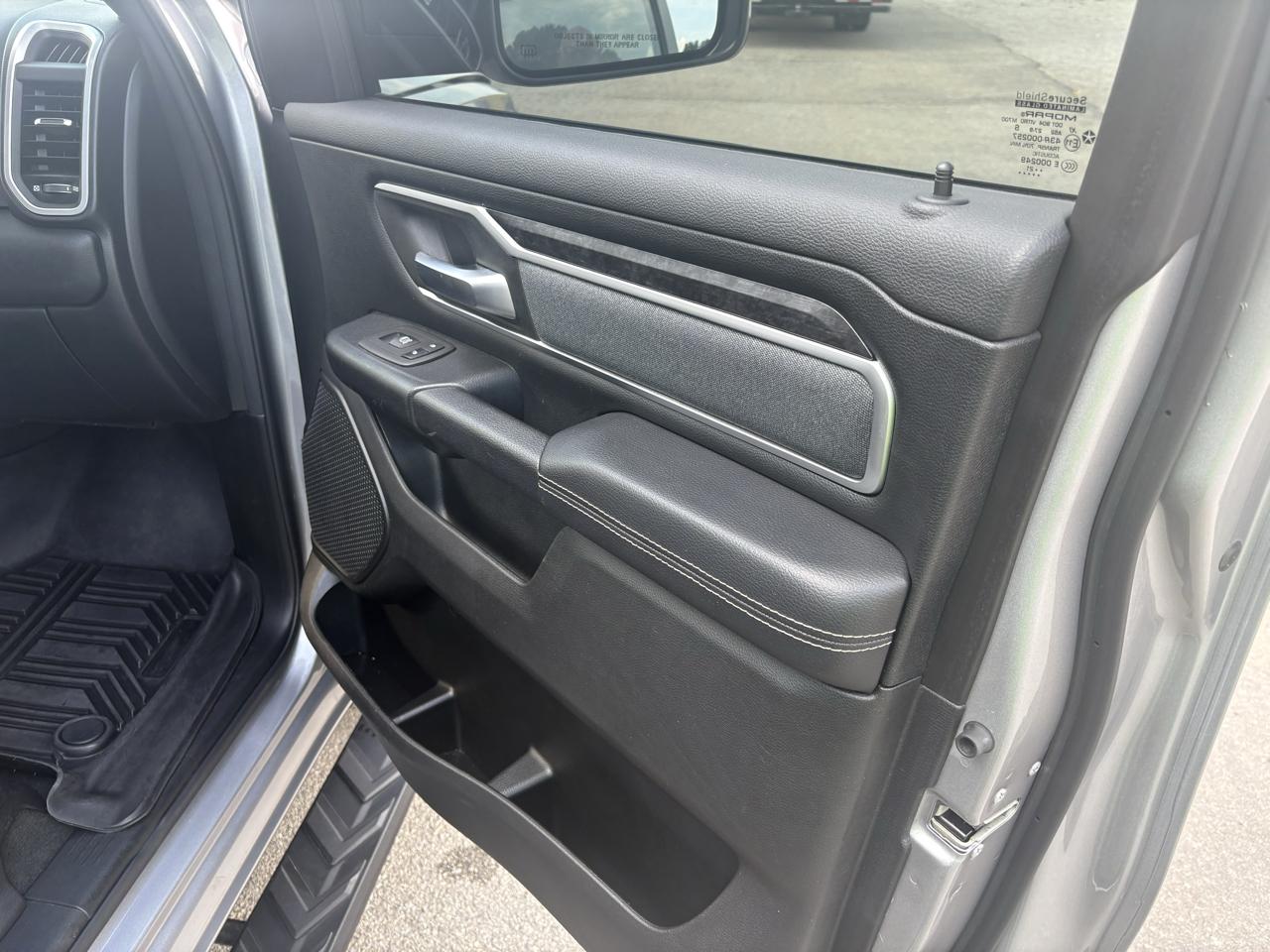 RAM 1500 Big Horn 4x4 Quad Cab 6'4" Box 2021