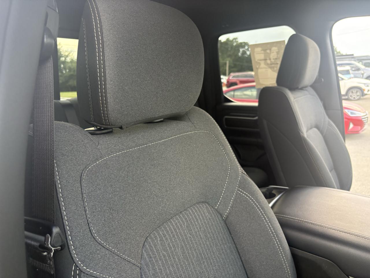 RAM 1500 Big Horn 4x4 Quad Cab 6'4" Box 2021