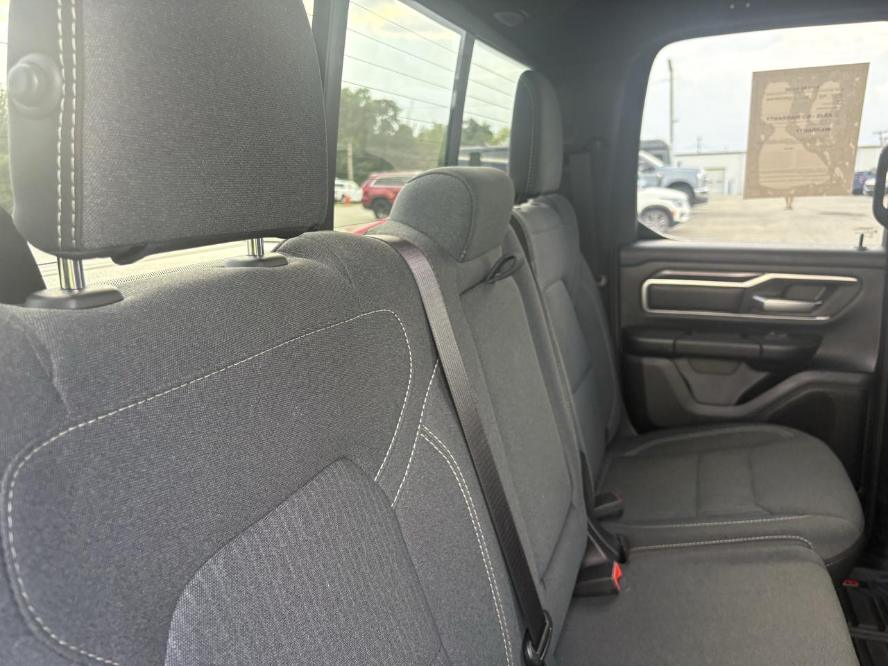 RAM 1500 Big Horn 4x4 Quad Cab 6'4" Box 2021