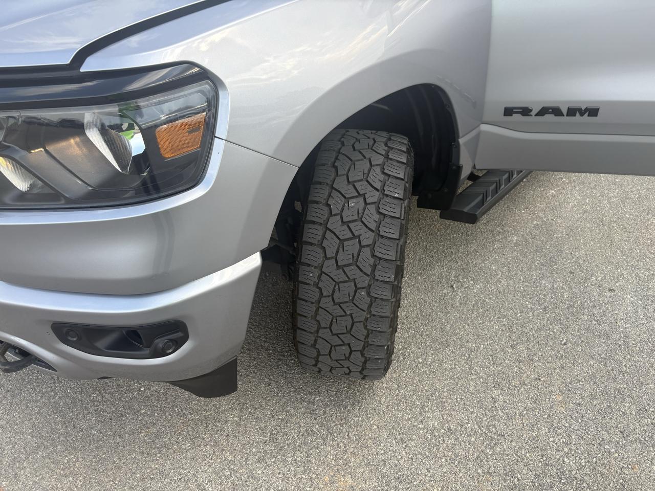 RAM 1500 Big Horn 4x4 Quad Cab 6'4" Box 2021