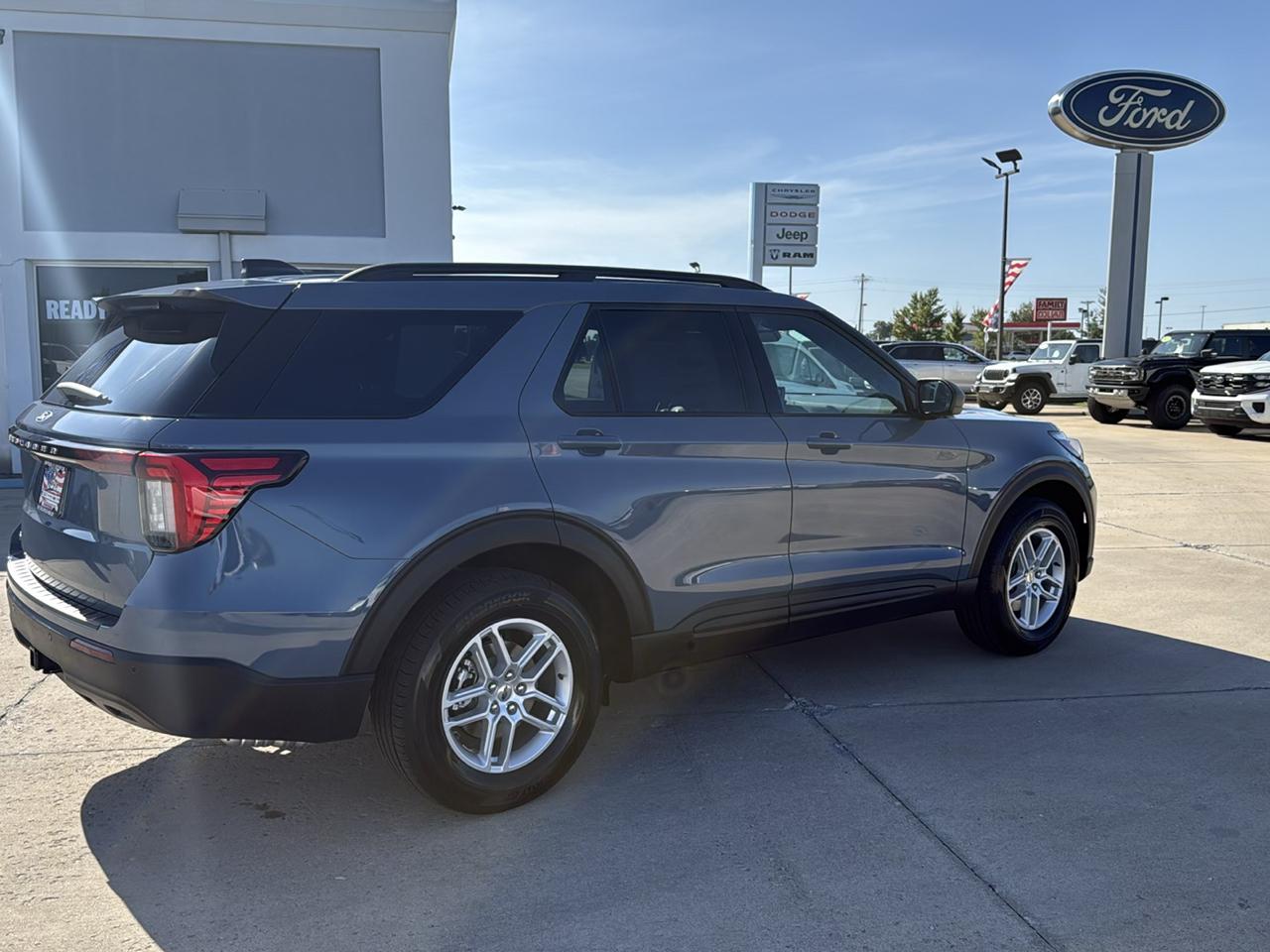 Ford Explorer Active w/100A Pkg 4WD 2027