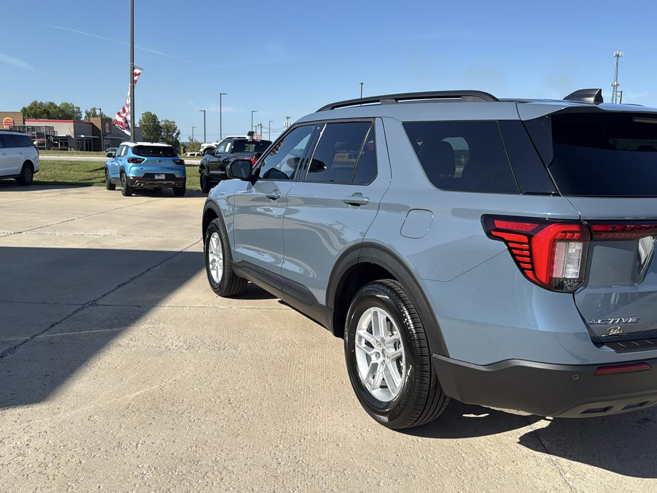 Ford Explorer Active w/100A Pkg 4WD 2027