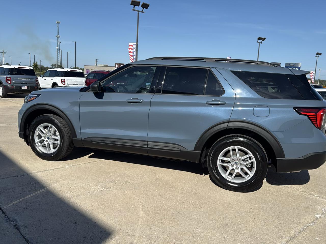 Ford Explorer Active w/100A Pkg 4WD 2027