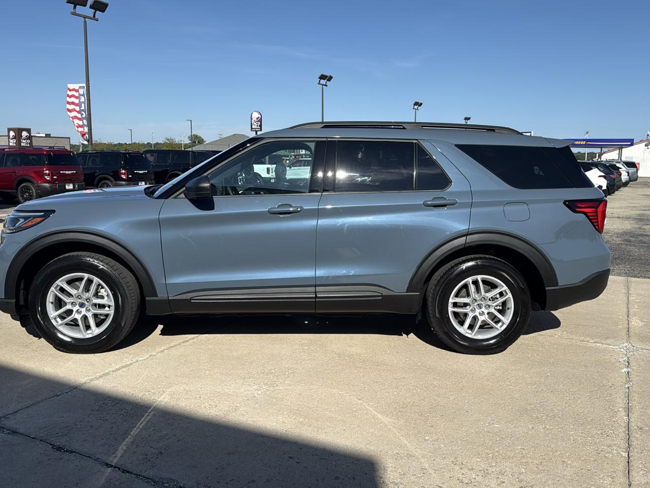 Ford Explorer Active w/100A Pkg 4WD 2027