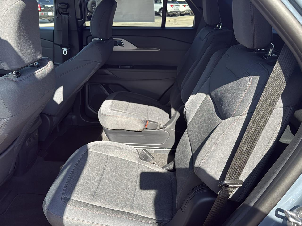 Ford Explorer Active w/100A Pkg 4WD 2027