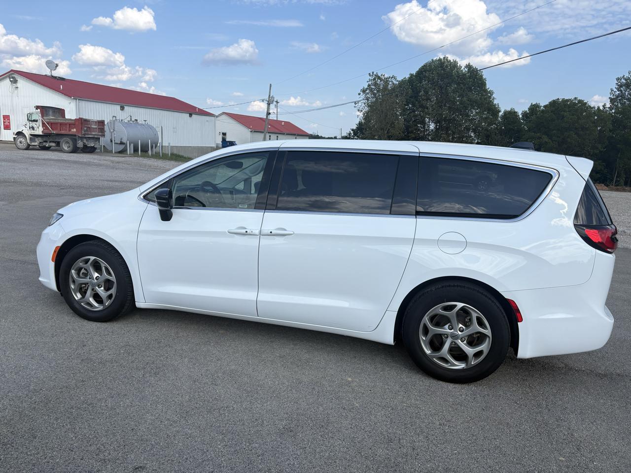 Chrysler Pacifica Limited FWD 2024