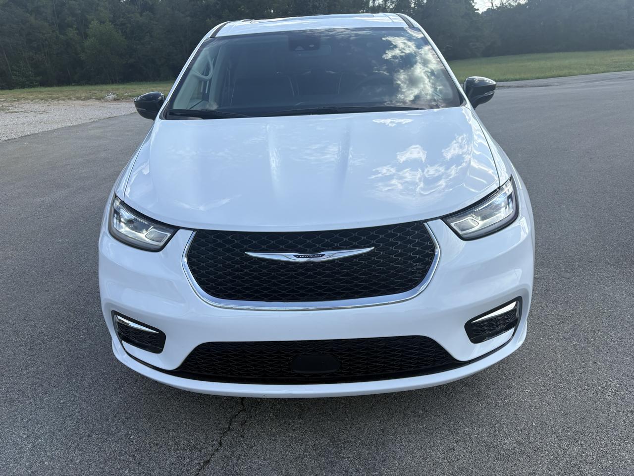 Chrysler Pacifica Limited FWD 2024