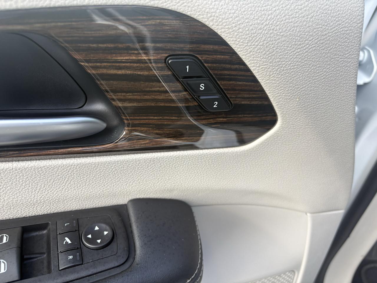 Chrysler Pacifica Limited FWD 2024