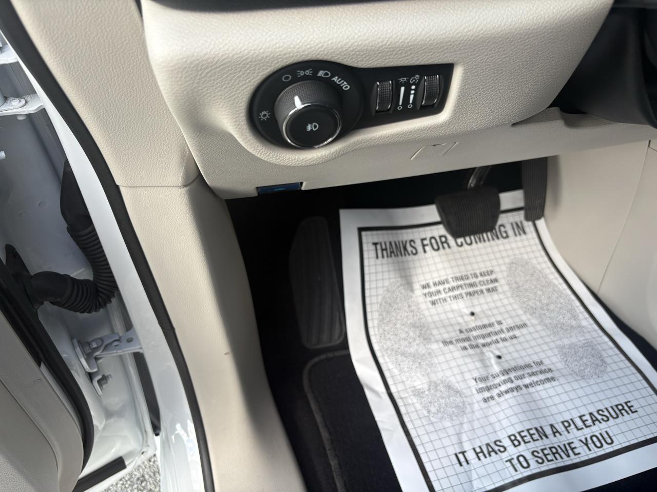 Chrysler Pacifica Limited FWD 2024