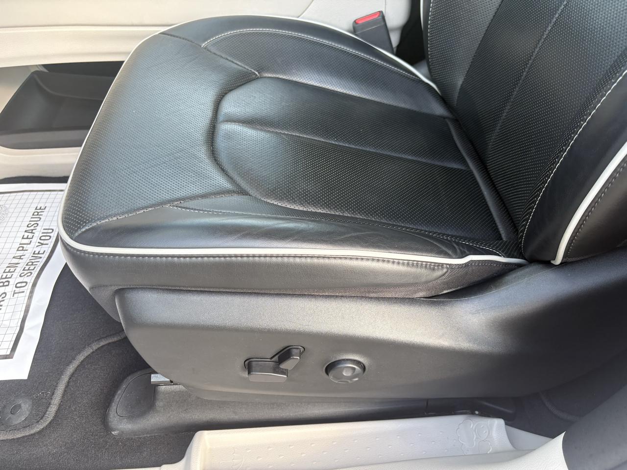 Chrysler Pacifica Limited FWD 2024