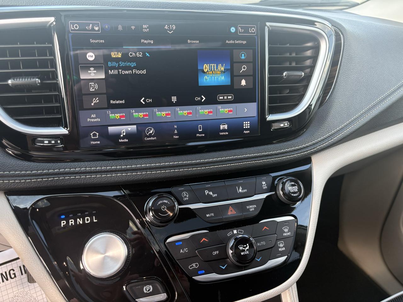 Chrysler Pacifica Limited FWD 2024