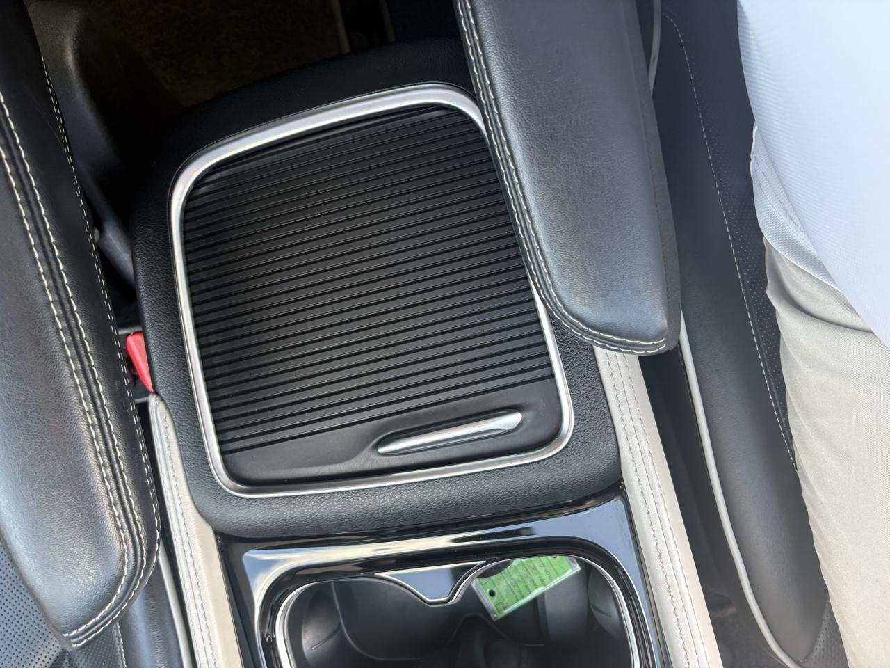 Chrysler Pacifica Limited FWD 2024