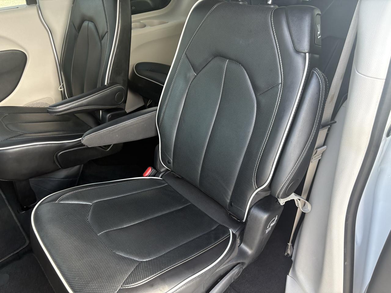 Chrysler Pacifica Limited FWD 2024