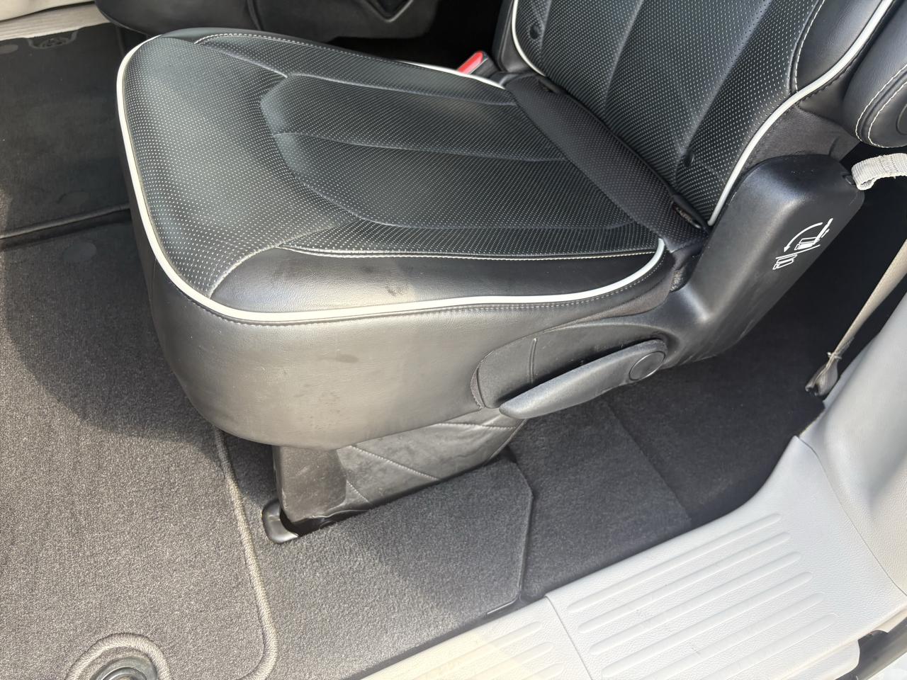 Chrysler Pacifica Limited FWD 2024