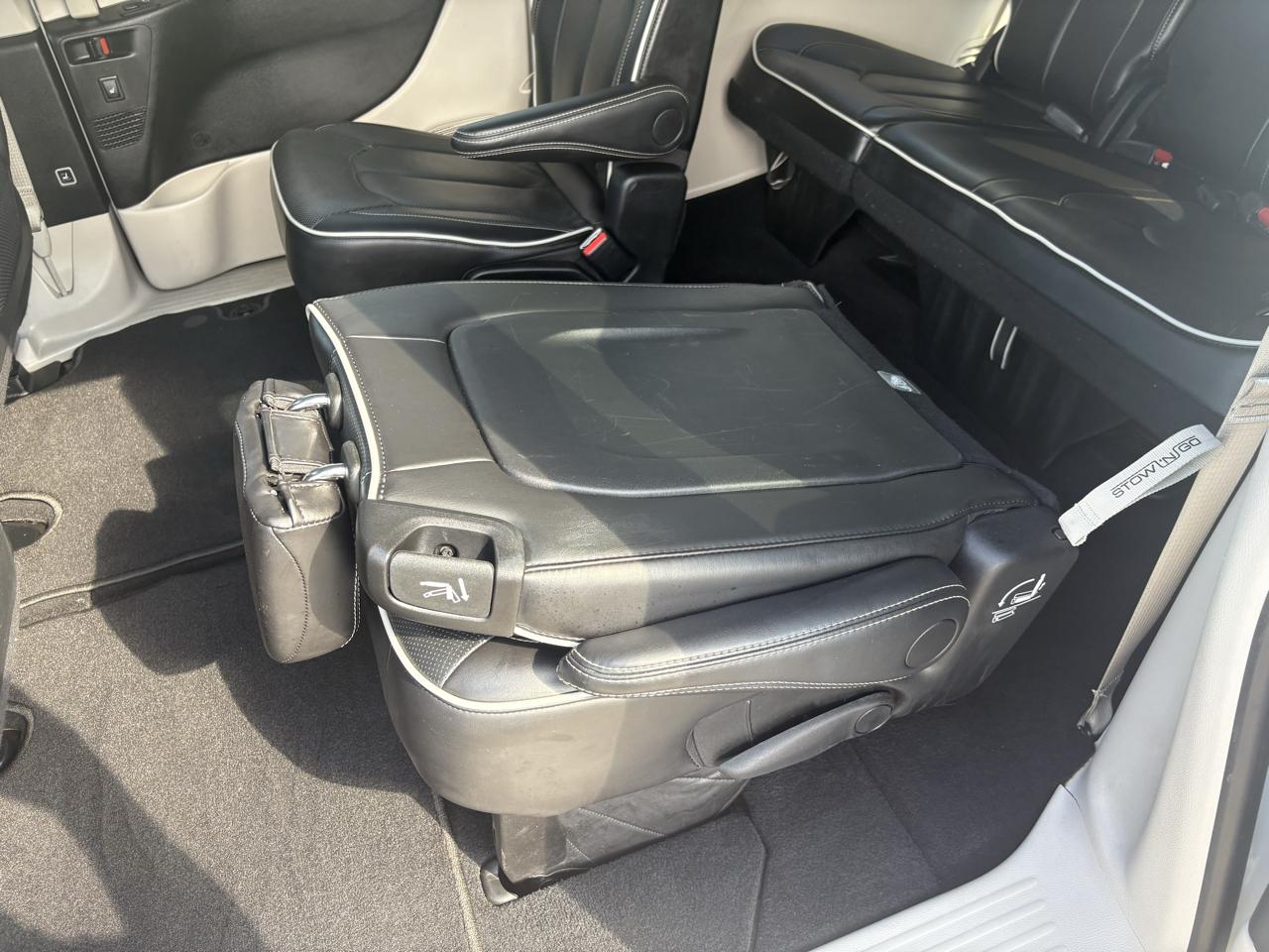 Chrysler Pacifica Limited FWD 2024